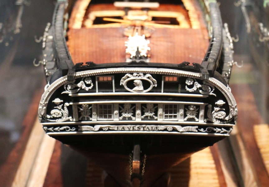 Zoom sur une maquette de bateau © Camille-Laroche